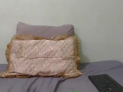 Snapshot of SexyBubbles1 chatting on September 23, 11:46 am SexyBubbles1 online show from September 23, 11:46 am