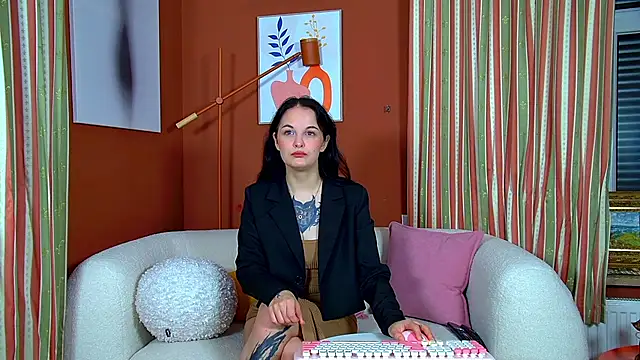 Snapshot of MollyMillsen chatting on September 20, 6:09 pm MollyMillsen online show from September 20, 6:09 pm