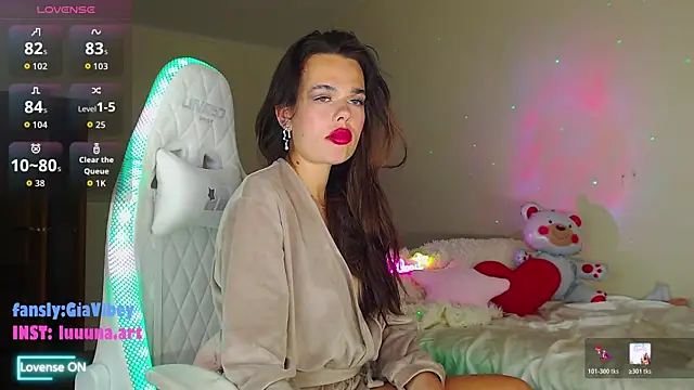 Gia Vibey online show from July 2, 6:47 pm