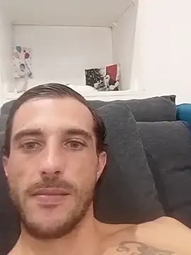 Snapshot of BogossFrench chatting on September 9, 2:27 pm BogossFrench online show from September 9, 2:27 pm