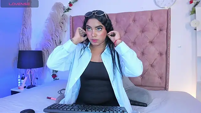 Snapshot of Catalleya_flower chatting on July 24, 7:56 pm Catalleya flower online show from July 24, 7:56 pm