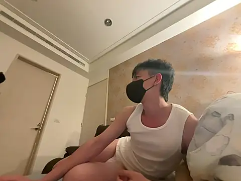 Snapshot of kaikai1335 chatting on February 2, 2:49 pm kaikai1335 online show from February 2, 2:49 pm