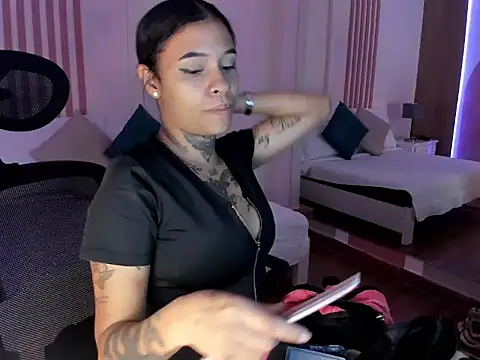  Sharloth  online show from December 1, 3:50 pm