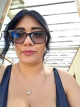Snapshot of Monse--145 chatting on September 26, 1:59 pm Monse--145 online show from September 26, 1:59 pm