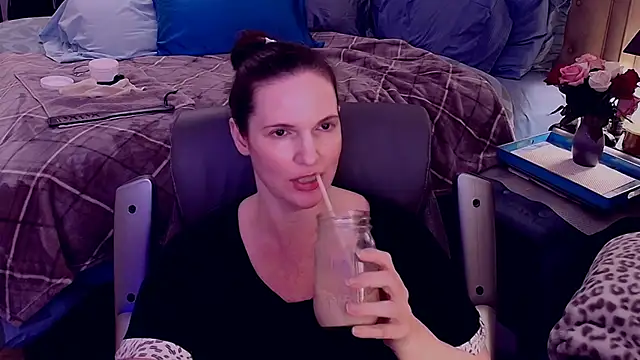 Snapshot of ninajaymes chatting on February 2, 3:21 am ninajaymes online show from February 2, 3:21 am