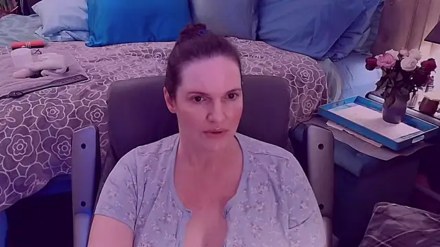 Snapshot of ninajaymes chatting on February 9, 6:01 am ninajaymes online show from February 9, 6:01 am