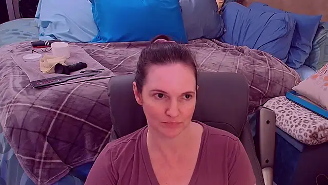 Snapshot of ninajaymes chatting on November 6, 2:23 am ninajaymes online show from November 6, 2:23 am