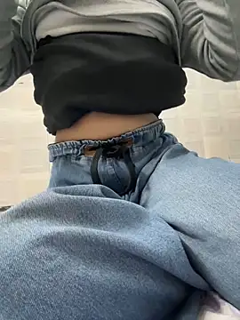 Snapshot of miss_moonikaa chatting on December 17, 9:04 am miss moonikaa online show from December 17, 9:04 am