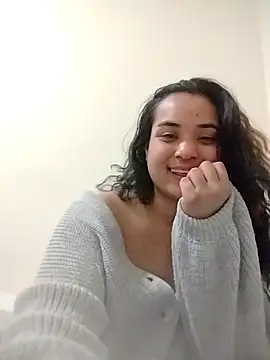 Snapshot of SoakedUpKitty- chatting on December 14, 10:31 am SoakedUpKitty- online show from December 14, 10:31 am