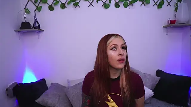 SophiieCumsx online show from September 18, 12:29 pm