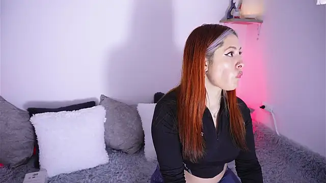 SophiieCumsx online show from October 8, 3:42 pm