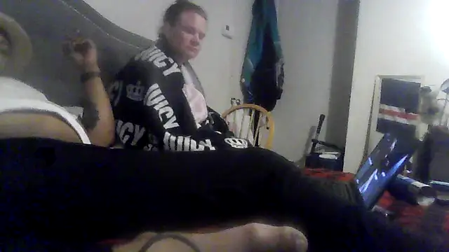 Snapshot of Sexdemonfrfr chatting on April 2, 1:47 am Sexdemonfrfr online show from April 2, 1:47 am