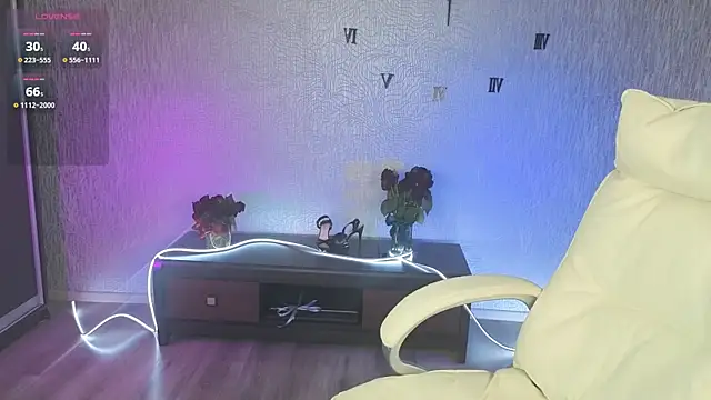 Snapshot of NikkiiStill chatting on October 25, 3:14 am NikkiiStill online show from October 25, 3:14 am