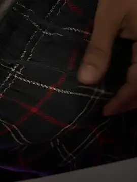 Snapshot of Hiuwee chatting on September 13, 12:10 am Hiuwee online show from September 13, 12:10 am