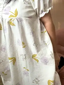 smgirls online show from October 7, 8:33 am