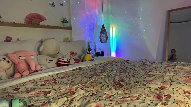 keirasworld online show from March 9, 12:14 am