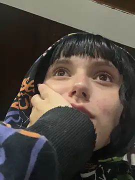 XBODTRIIPX online show from December 5, 3:48 am