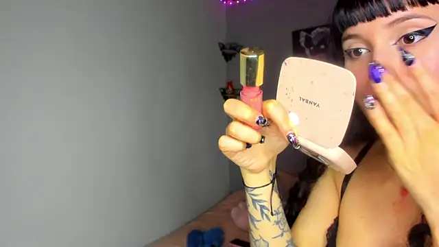 XBODTRIIPX online show from April 23, 2:46 am