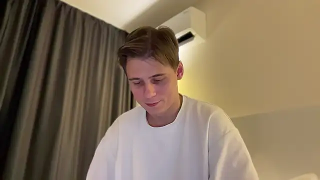 Snapshot of Tyler_Garner chatting on October 25, 2:46 pm Tyler Garner online show from October 25, 2:46 pm