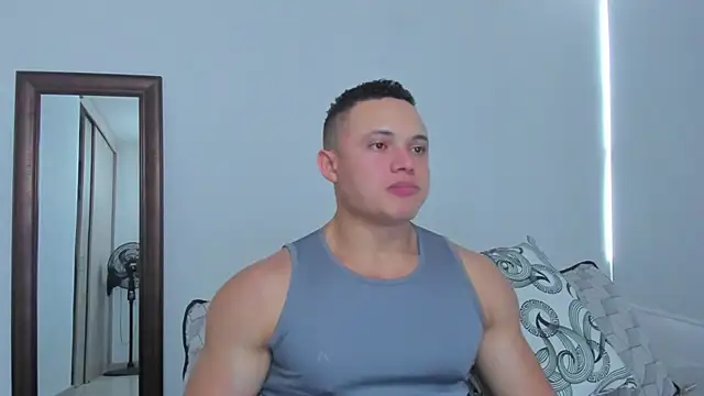 KingLevi01 online show from April 5, 9:45 pm