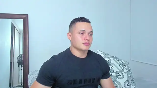 KingLevi01 online show from April 15, 1:23 am