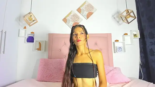 Mia Suarezzz online show from October 29, 11:28 pm