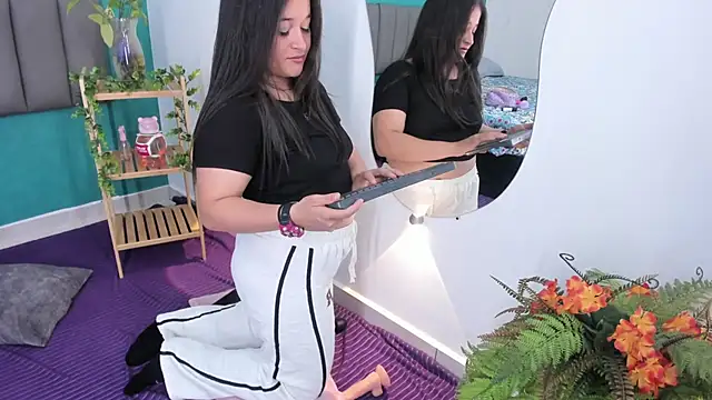 Snapshot of aradia_kiss chatting on September 27, 8:25 pm aradia kiss online show from September 27, 8:25 pm