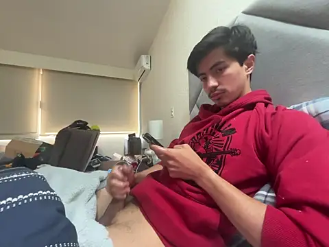 Snapshot of hornymagicalonso chatting on March 14, 6:13 pm hornymagicalonso online show from March 14, 6:13 pm