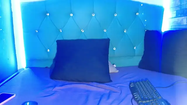 Yesamin Stone18 online show from April 19, 6:21 pm