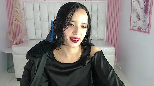 Snapshot of bella_vibess_s chatting on September 22, 8:22 pm bella vibess s online show from September 22, 8:22 pm