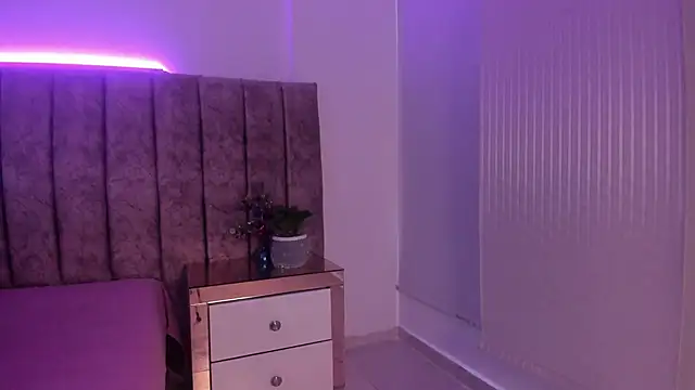 Ambeer fox  online show from April 21, 12:33 pm