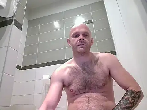 Snapshot of AlphaMax34 chatting on November 9, 3:38 am AlphaMax34 online show from November 9, 3:38 am