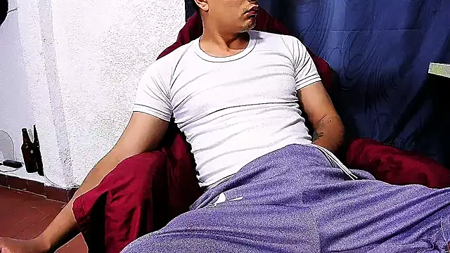 Snapshot of Roobin420 chatting on September 18, 2:30 pm Roobin420 online show from September 18, 2:30 pm