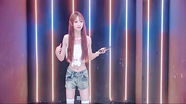 queen-001 online show from October 10, 10:53 pm