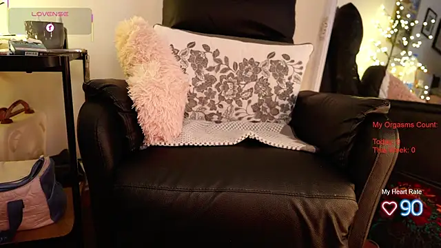 GingerAleMILF online show from April 20, 7:00 am