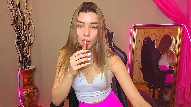 Snapshot of MaryamXSX chatting on September 25, 1:53 am MaryamXSX online show from September 25, 1:53 am