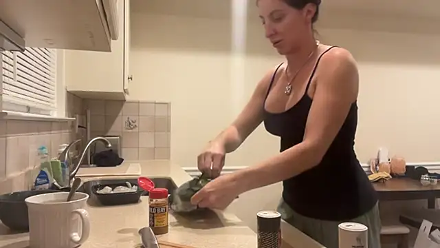 Snapshot of NurseStephania chatting on November 21, 12:54 am NurseStephania online show from November 21, 12:54 am