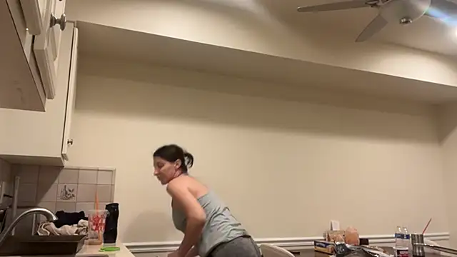 Snapshot of NurseStephania chatting on November 27, 2:13 am NurseStephania online show from November 27, 2:13 am