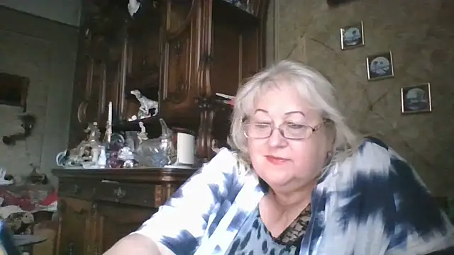 Snapshot of Lala-Love56 chatting on September 9, 1:21 pm Lala-Love56 online show from September 9, 1:21 pm