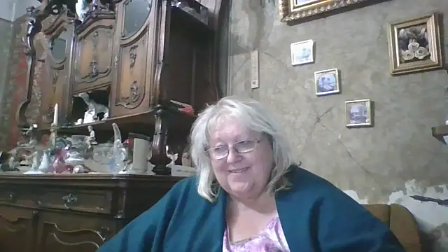 Snapshot of Lala-Love56 chatting on September 10, 7:14 pm Lala-Love56 online show from September 10, 7:14 pm