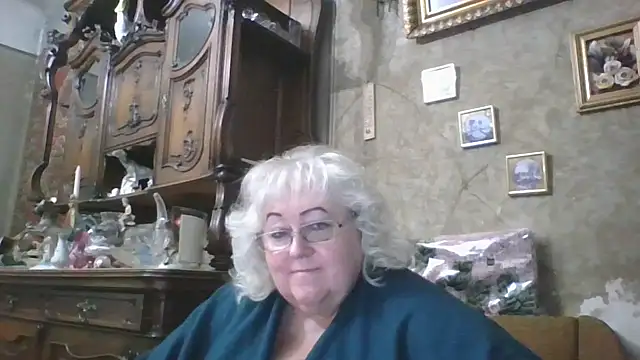 Snapshot of Lala-Love56 chatting on September 22, 5:04 pm Lala-Love56 online show from September 22, 5:04 pm