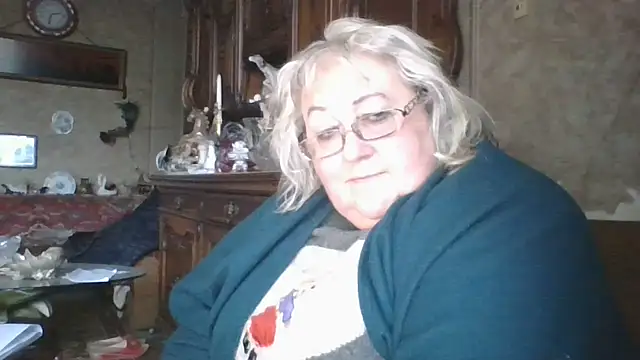 Snapshot of Lala-Love56 chatting on October 9, 11:30 am Lala-Love56 online show from October 9, 11:30 am