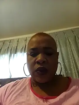 BUSTY QUEEEN online show from September 9, 6:35 am