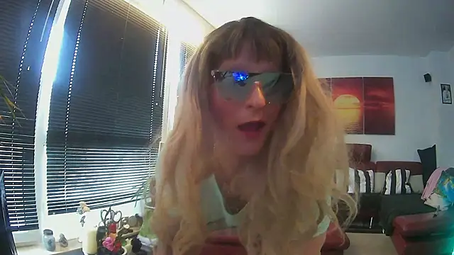 hellgirl1980 online show from October 20, 10:38 am