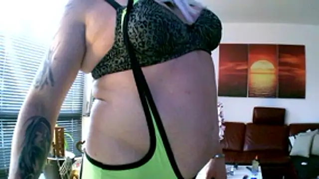 hellgirl1980 online show from November 24, 12:49 pm