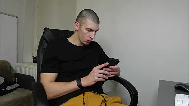 Ryan Dozer online show from November 6, 8:26 am