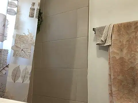 littyleesh1 online show from September 18, 12:40 pm