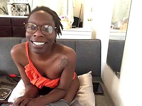 littyleesh1 online show from December 4, 6:38 pm