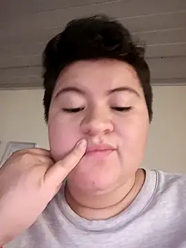 Noha Whiitee online show from December 4, 10:29 pm