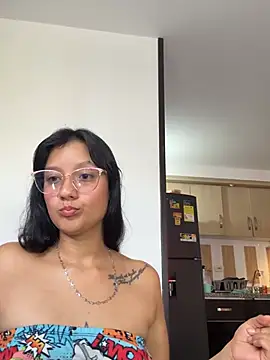 charlottekiss99 online show from June 23, 1:53 pm